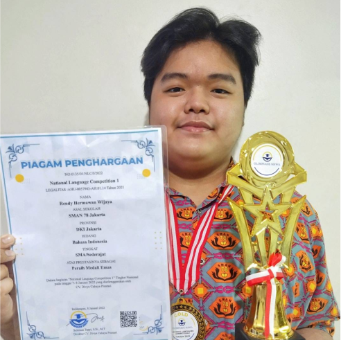 Rendy Hermawan Wijaya dari SMAN 78 Raih Juara 1 dan Medali Emas dalam Lomba National Language Competition 1